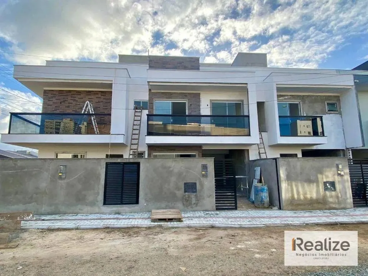 Sobrado com 3 dormitórios à venda, 105 m² - Itacolomi - Balneário Piçarras/SC