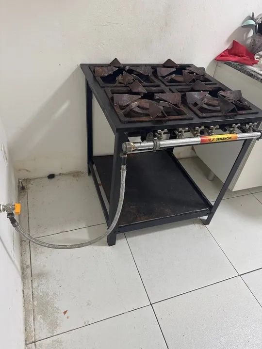 Fogão Industrial 4 Bocas - oportunidade! - Foto 2
