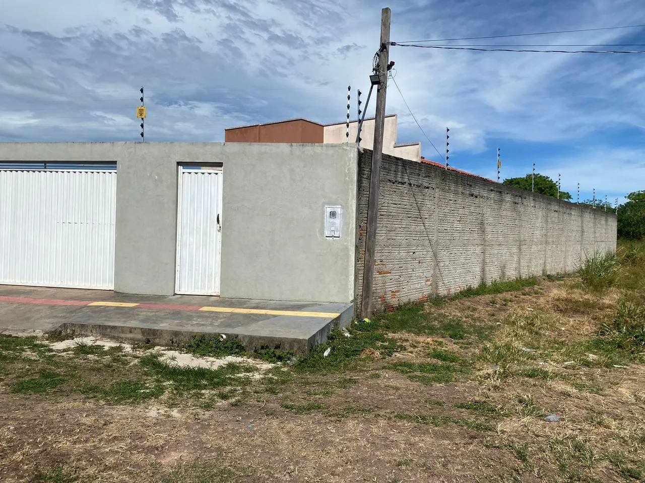 Vendo, casa na zona sul.