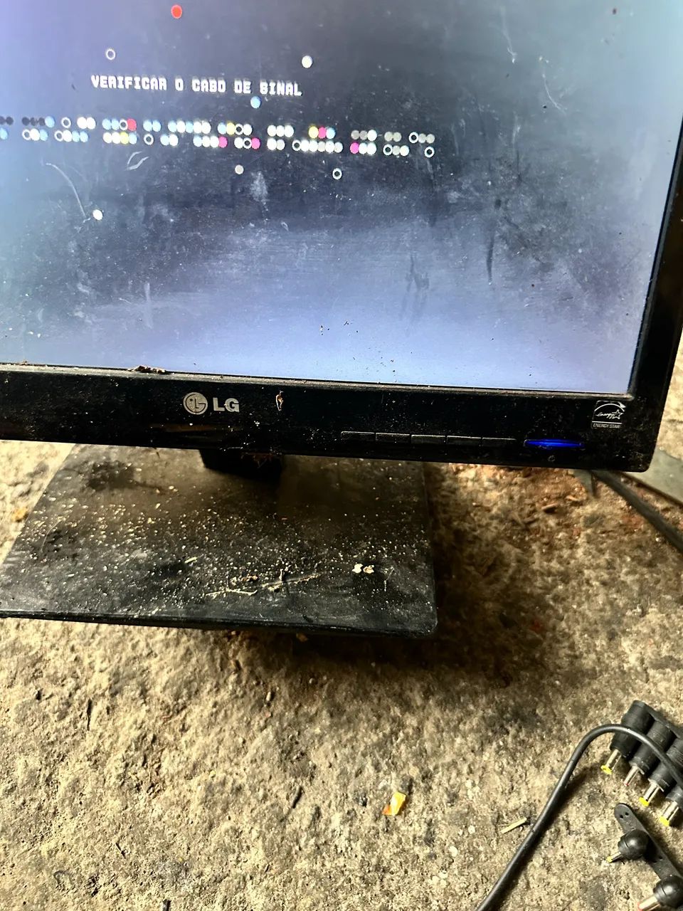 Monitor LG Flatron E1641S-PN usados com marcas de uso  - Foto 5