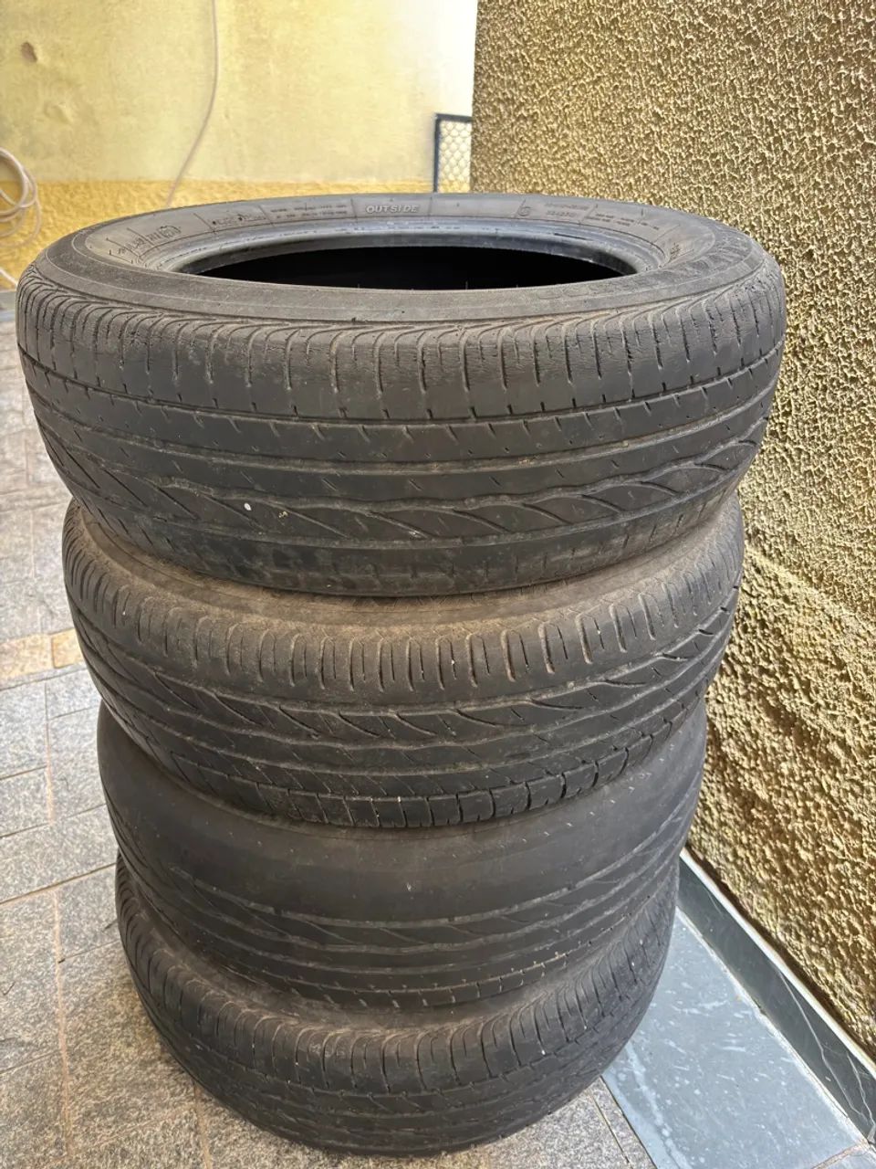 Jogo pneu 185/65 R15