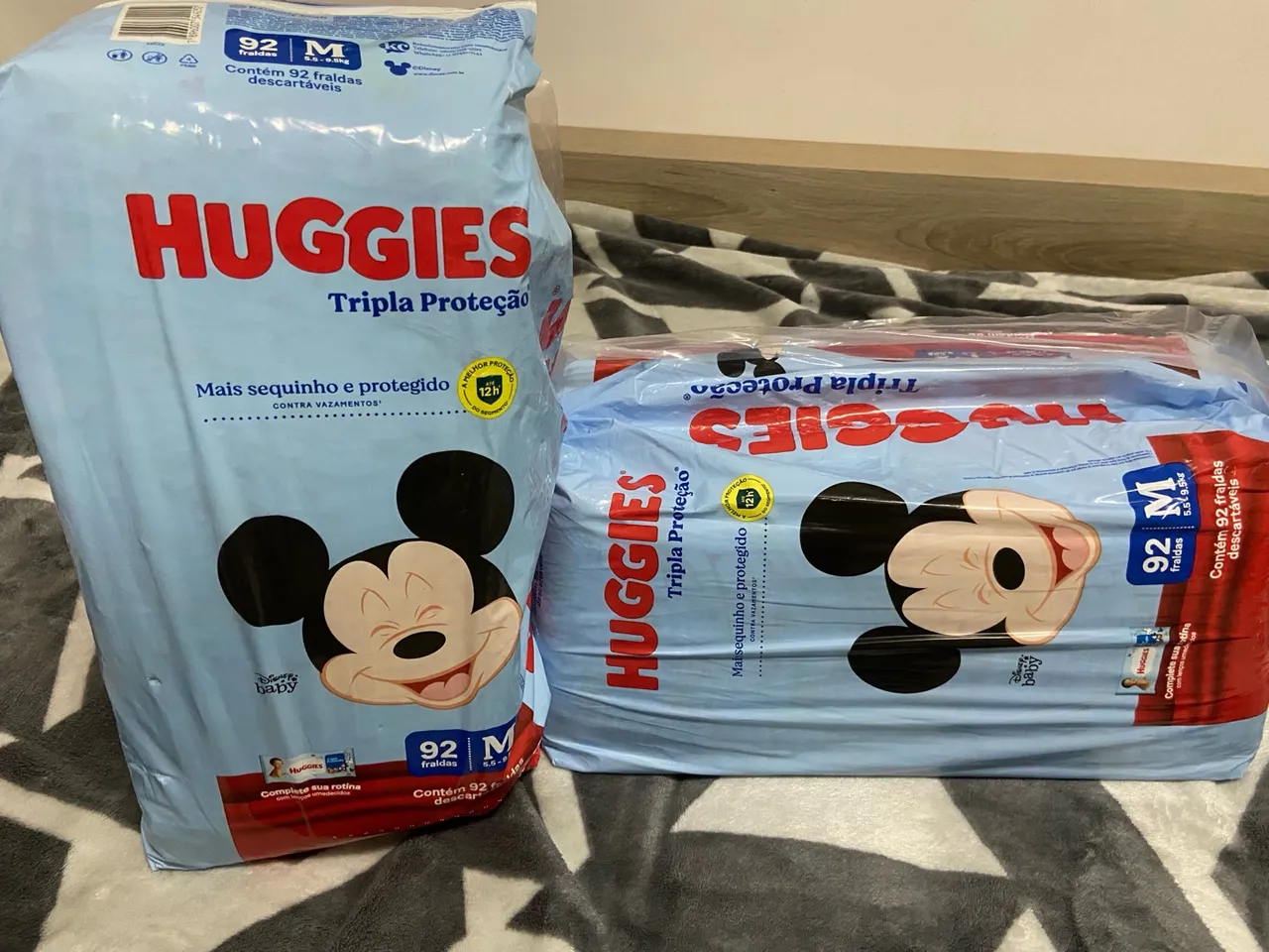 Fraldas Huggies Tripla Proteção Mickey - 92 unidades