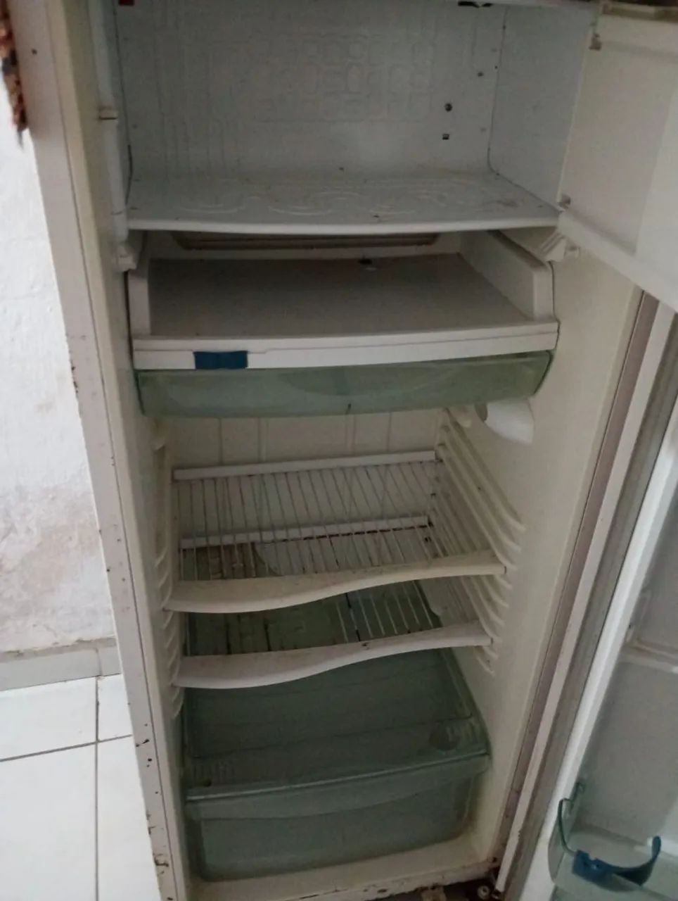 GELADEIRA BRASTEMP BOA TODA FUNCIONANDO TUDO RETIRADA MANGABEIRA 1  - Foto 2