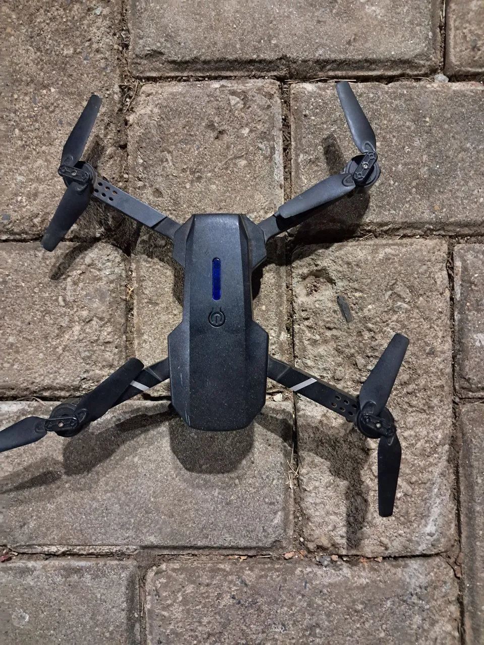 Drone Compacto com Câmera e Dobrável