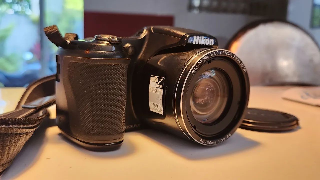 Câmera semi-profissional Nikon Coolpix L820