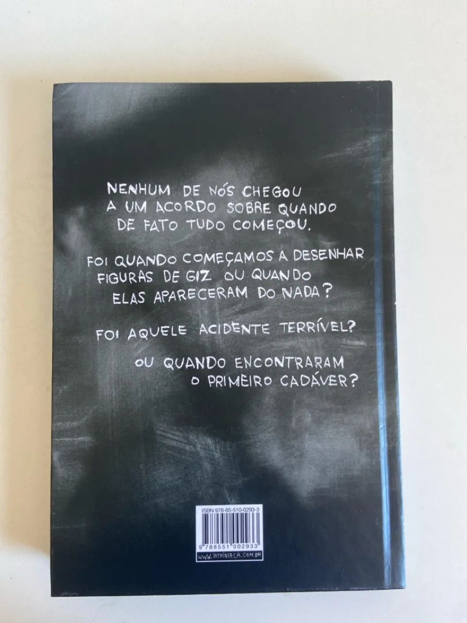 Livro O Homem de Giz - C.J. Tudor - Foto 3