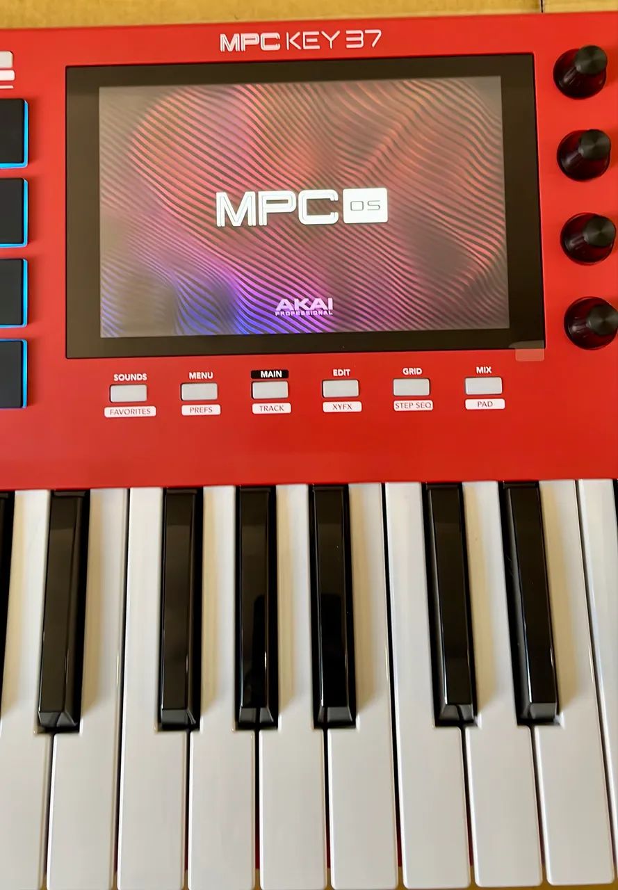 Akai MPC KEY 37 WORKSTATION- Nord Yamaha Roland Kurzweil Casio