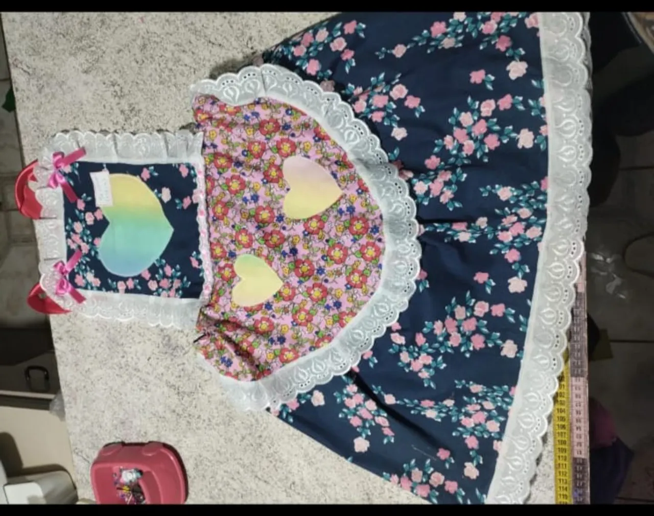 Vestido Infantil Floral com Delicados Detalhes