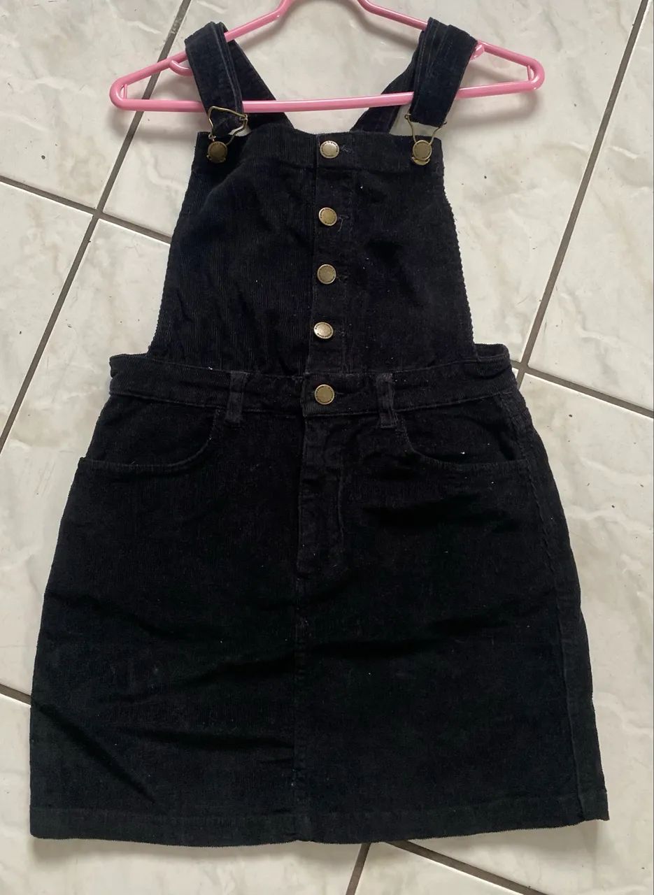 ? Jardineira Preta Estilosa PP ir R$ 39,99 ? 
