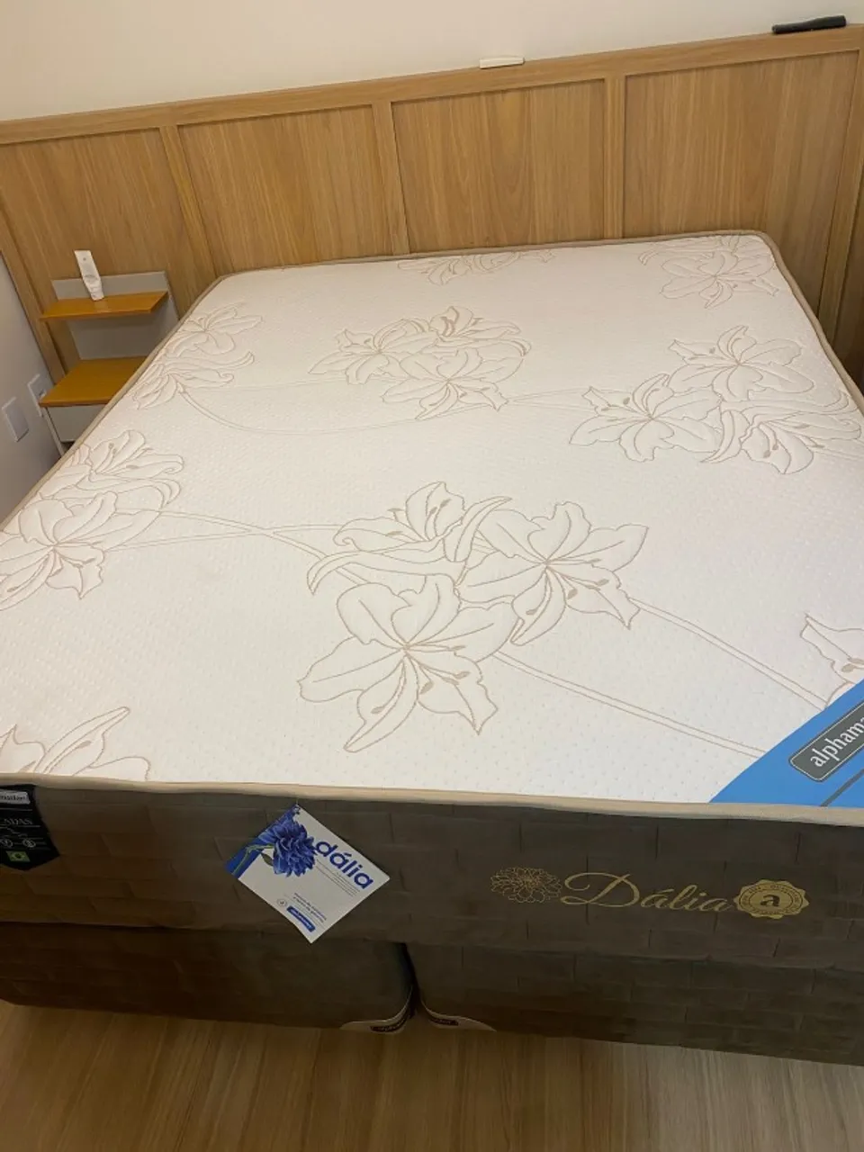 Cama Queen Alphamaster Impecável!