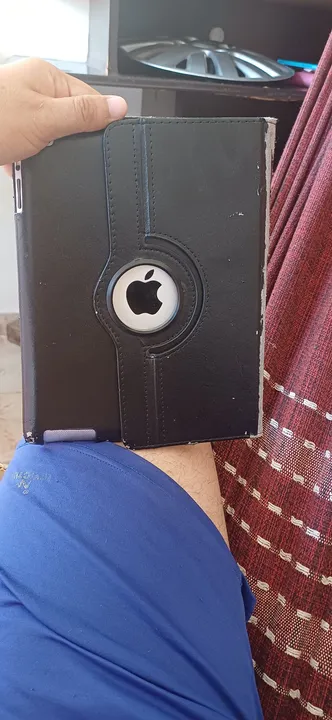 Tablet Apple com capa