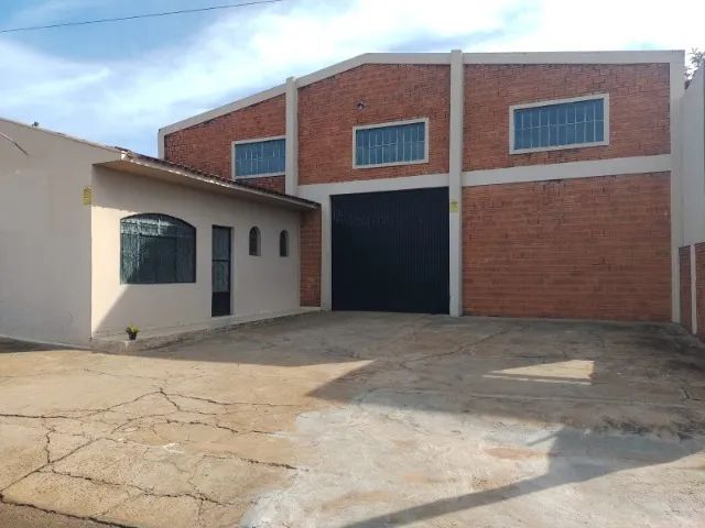 GALPÃO INDUSTRIAL EM  NOVA ESPERANÇA, 336m2, NA RODOVIA 