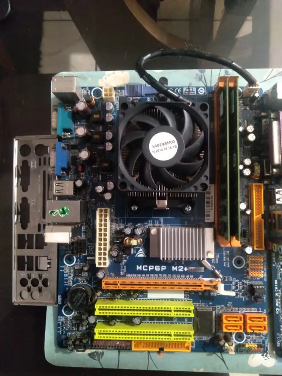 KIT PLACA MÃE + PHENOM X4 + 4GB DE RAM