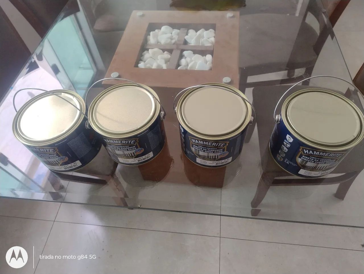 vendo 4 latas deEsmalte sintético Hammerite cor branco  brilhante,160 R$ a unidade - Foto 2