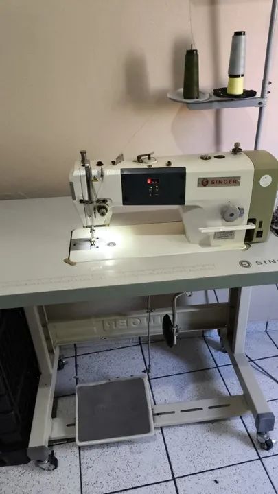 Máquina de costura - Reta