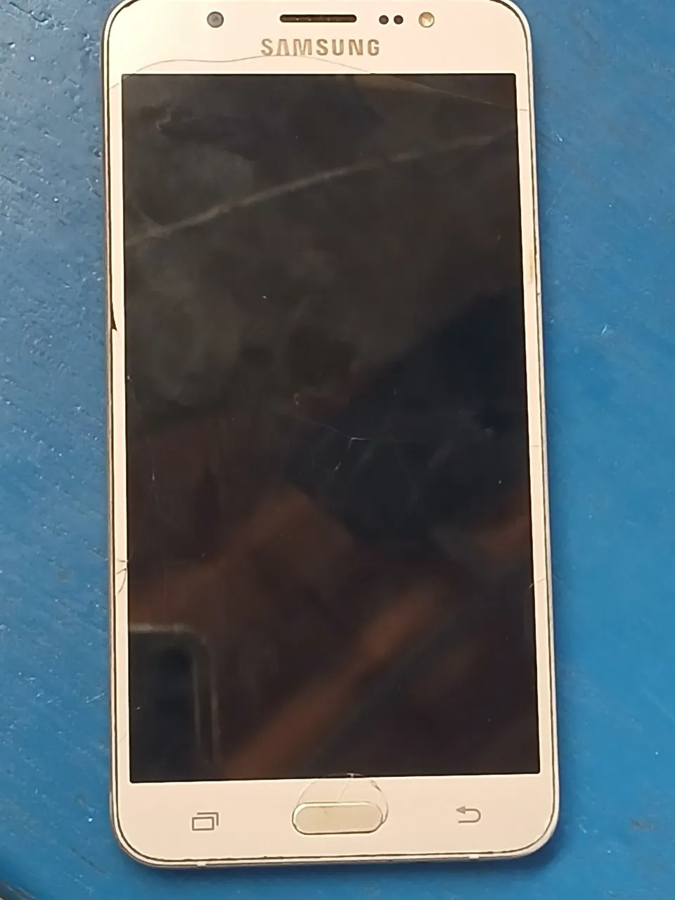 Celular j7