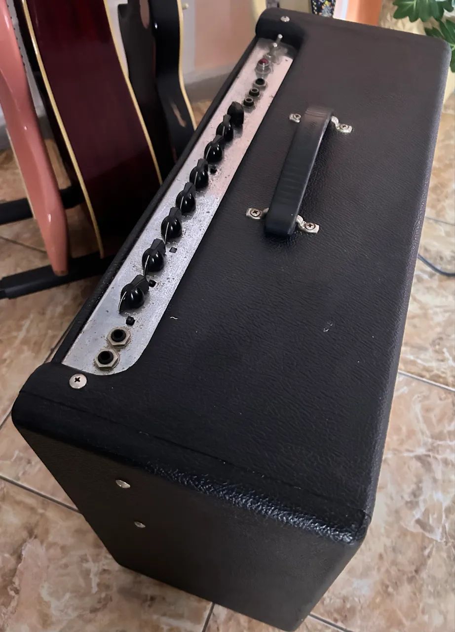 Amplificador Fender DeVille  - Foto 2