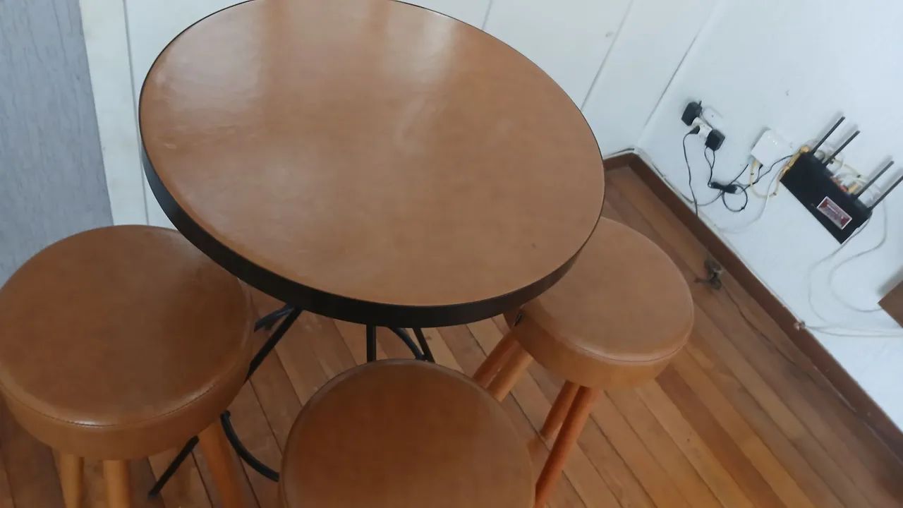 Mesa bistro couro com 3 poltrona  - Foto 2