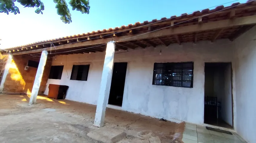 Casa Santa Emília. terreno de 396m², 1 suíte, e etc com varanda e quintal. Telha romana