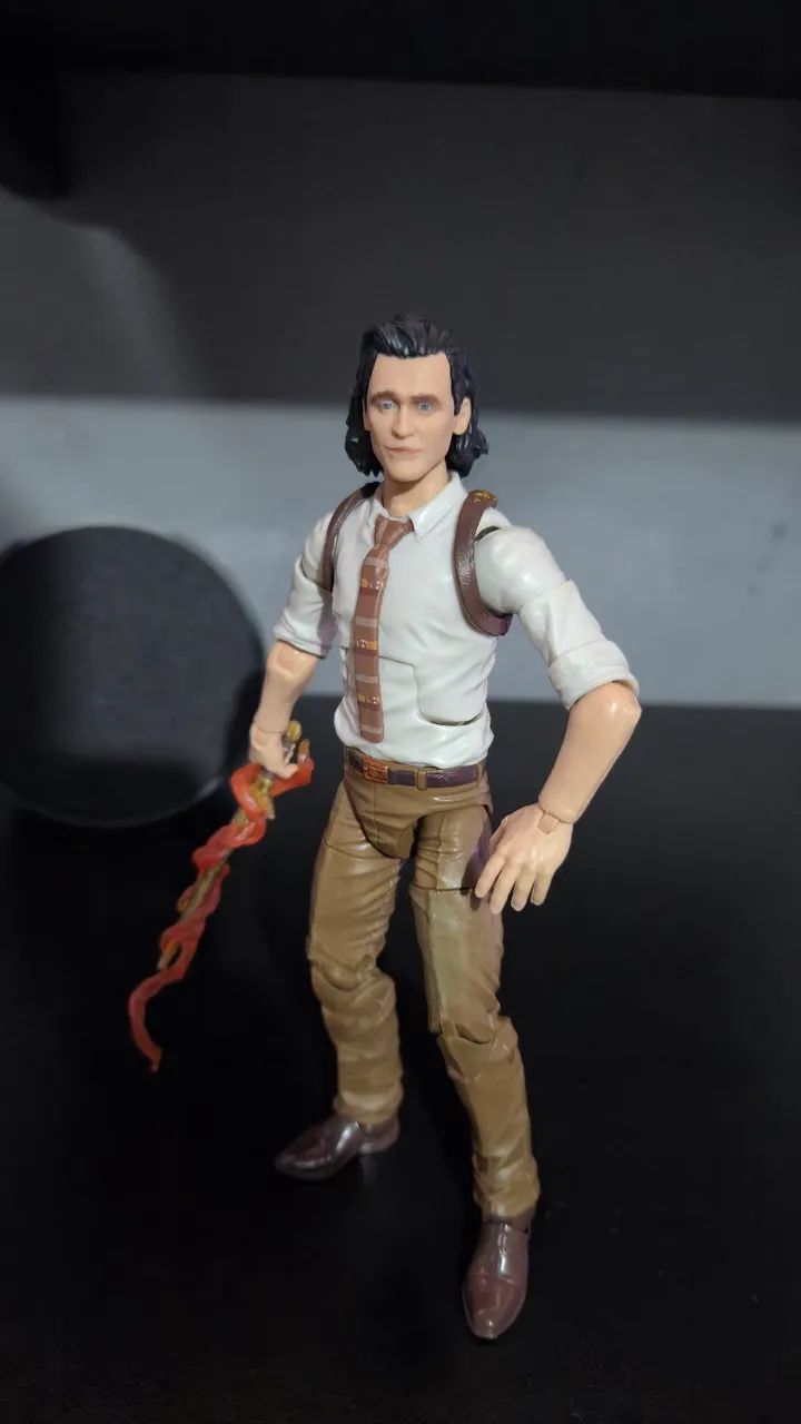 Figura de ação Loki Série 