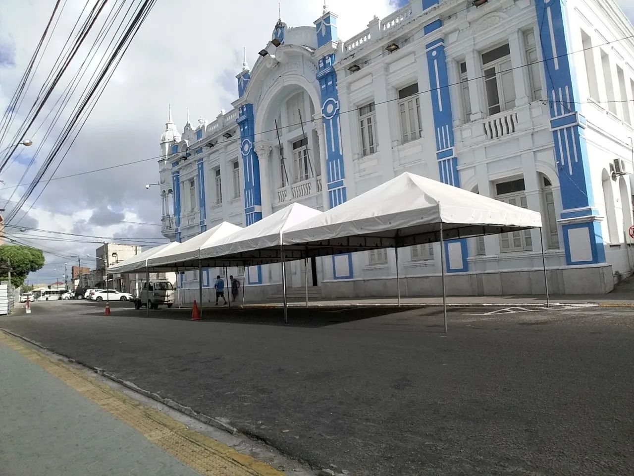 LOCAÇÃO MESAS E CADEIRAS, TENDAS - Foto 3