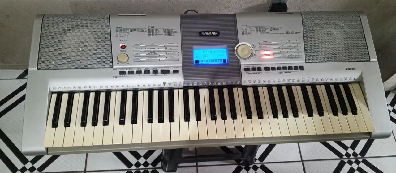 Teclado Yamaha PSR-295