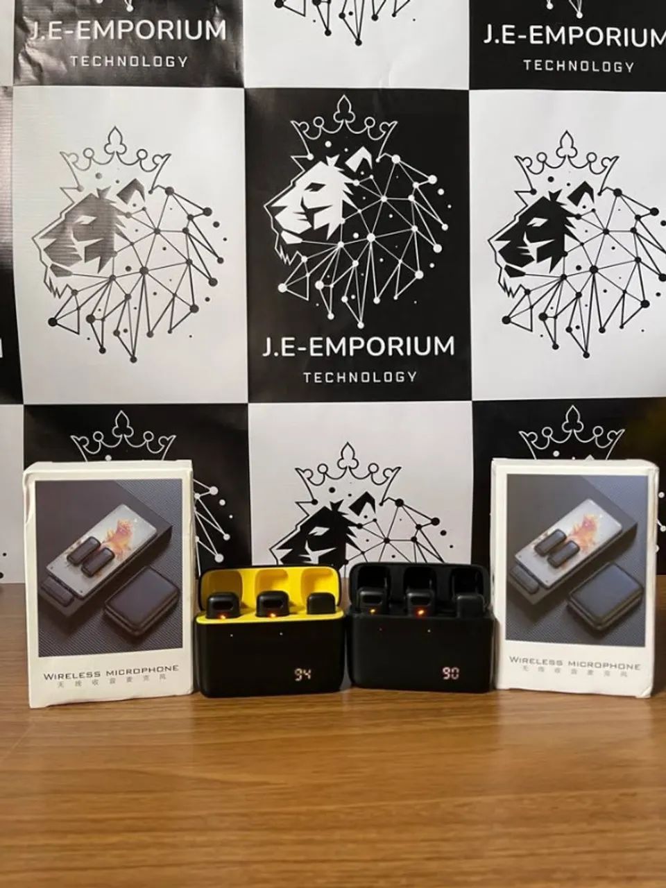 Microfone Lapela K30 Sem Fio Para iPhone e Android.