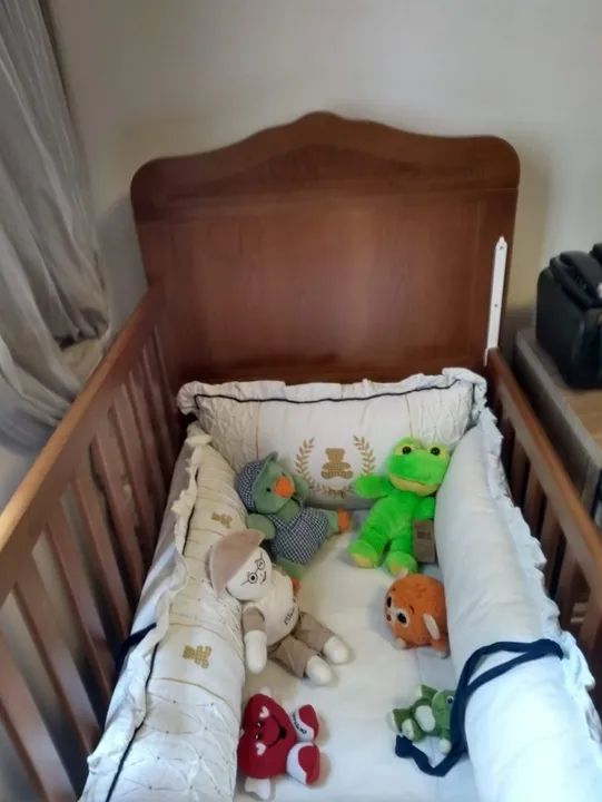 Berço de madeira maciça para bebê - Foto 2