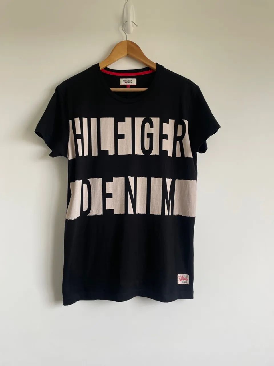 Camiseta preta masculina tam M Tommy Hilfiger Denim