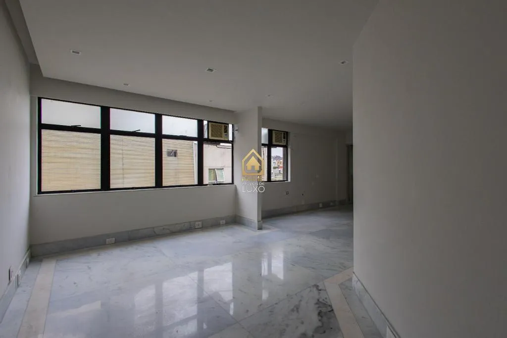 Sala comercial de 35m², para aluguel e venda, no Bairro Savassi!