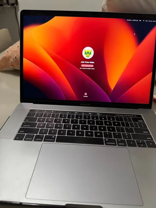 MacBook Pro i7 com Touch Bar (1TB SSD + 16 GB RAM)