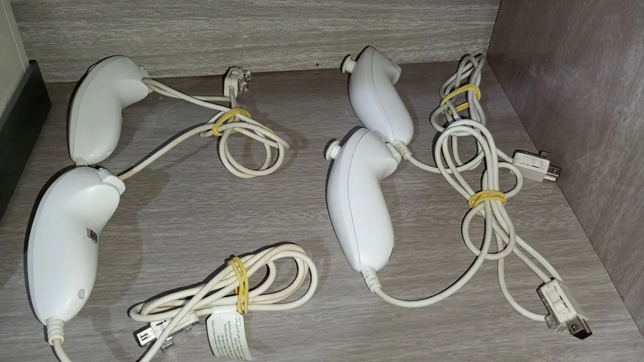 Controles originais Nintendo Wii - Nunchuck