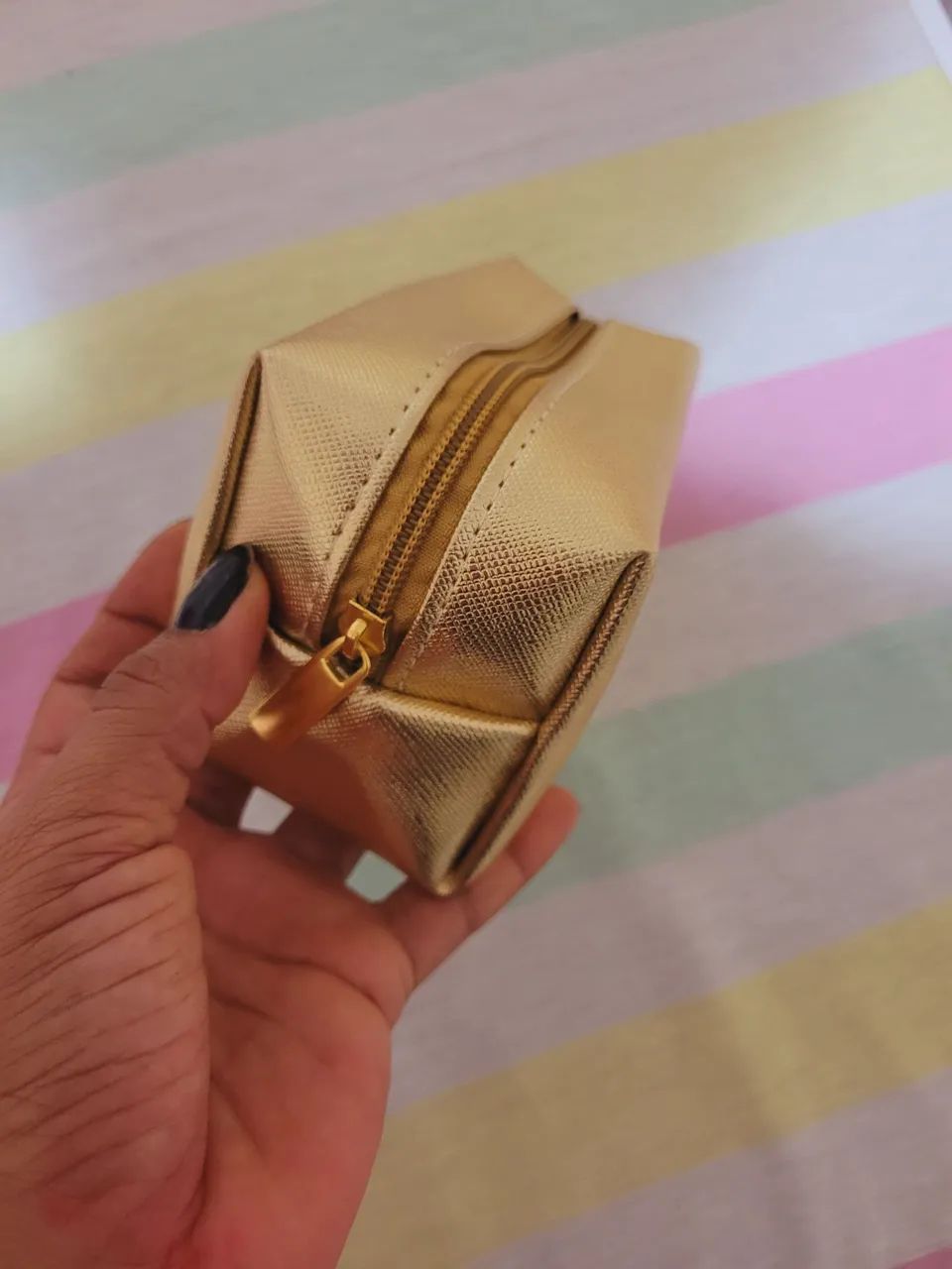 Necessaire Dourada com Perfume Miniatura Million Gold  - Foto 5