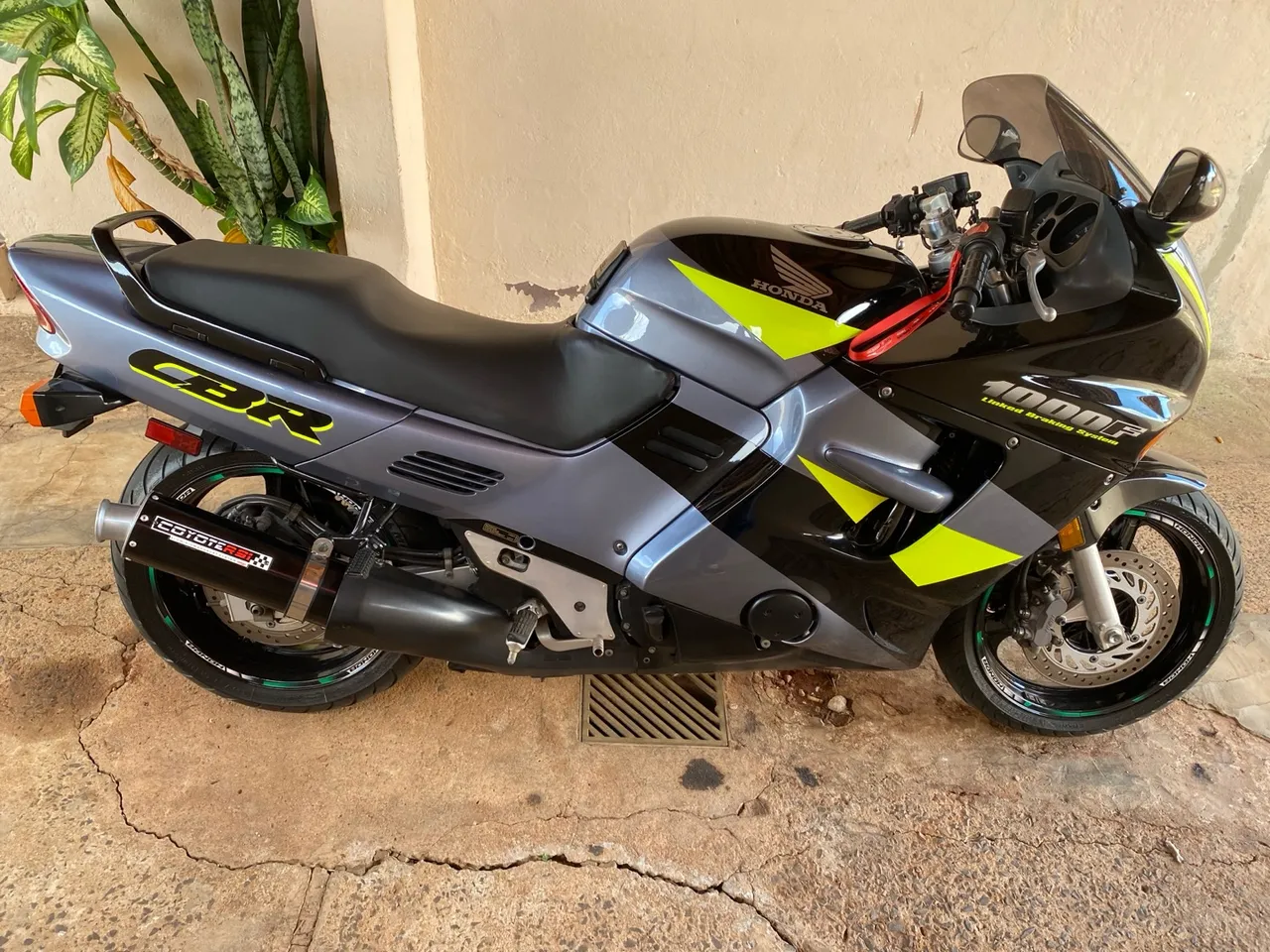 Raridade a venda! CBR1000F