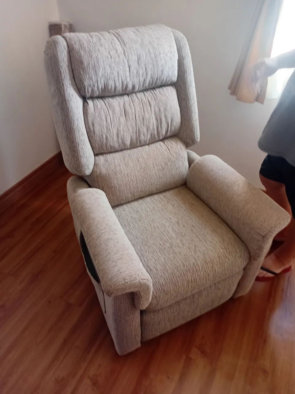 Poltrona reclinavel seminova (sem uso)