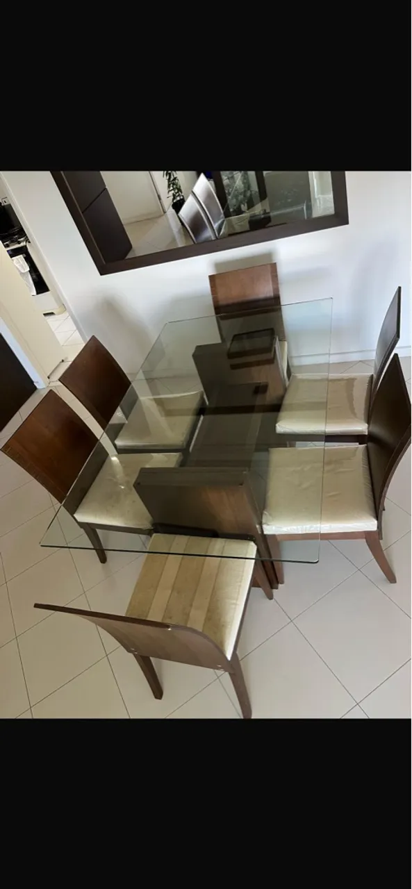 Mesa de Jantar com Tampo de Vidro e 6 Cadeiras