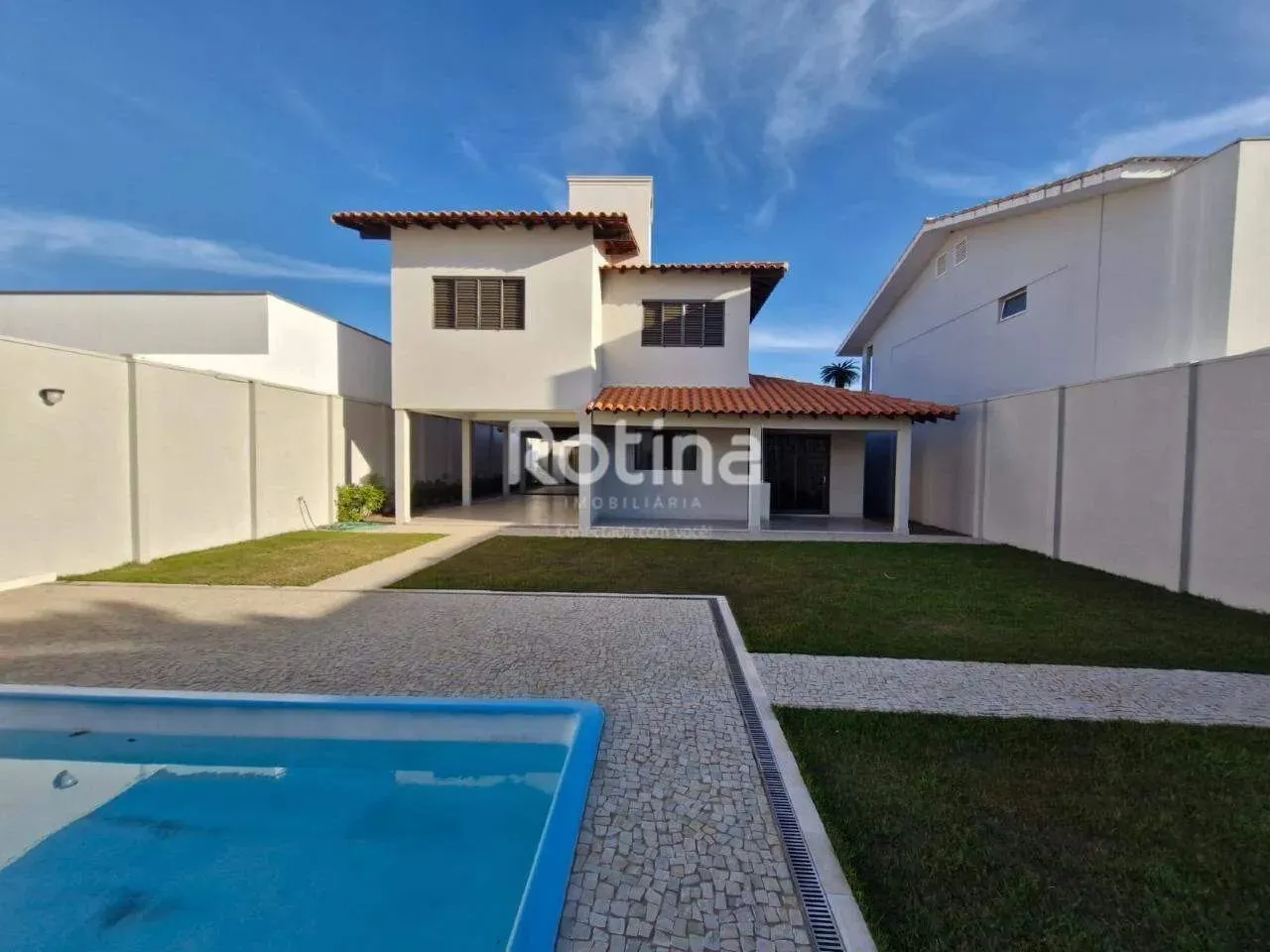 Casa para alugar, 3 quartos, Jardim Karaíba - Uberlândia/MG - Rotina Imobiliária