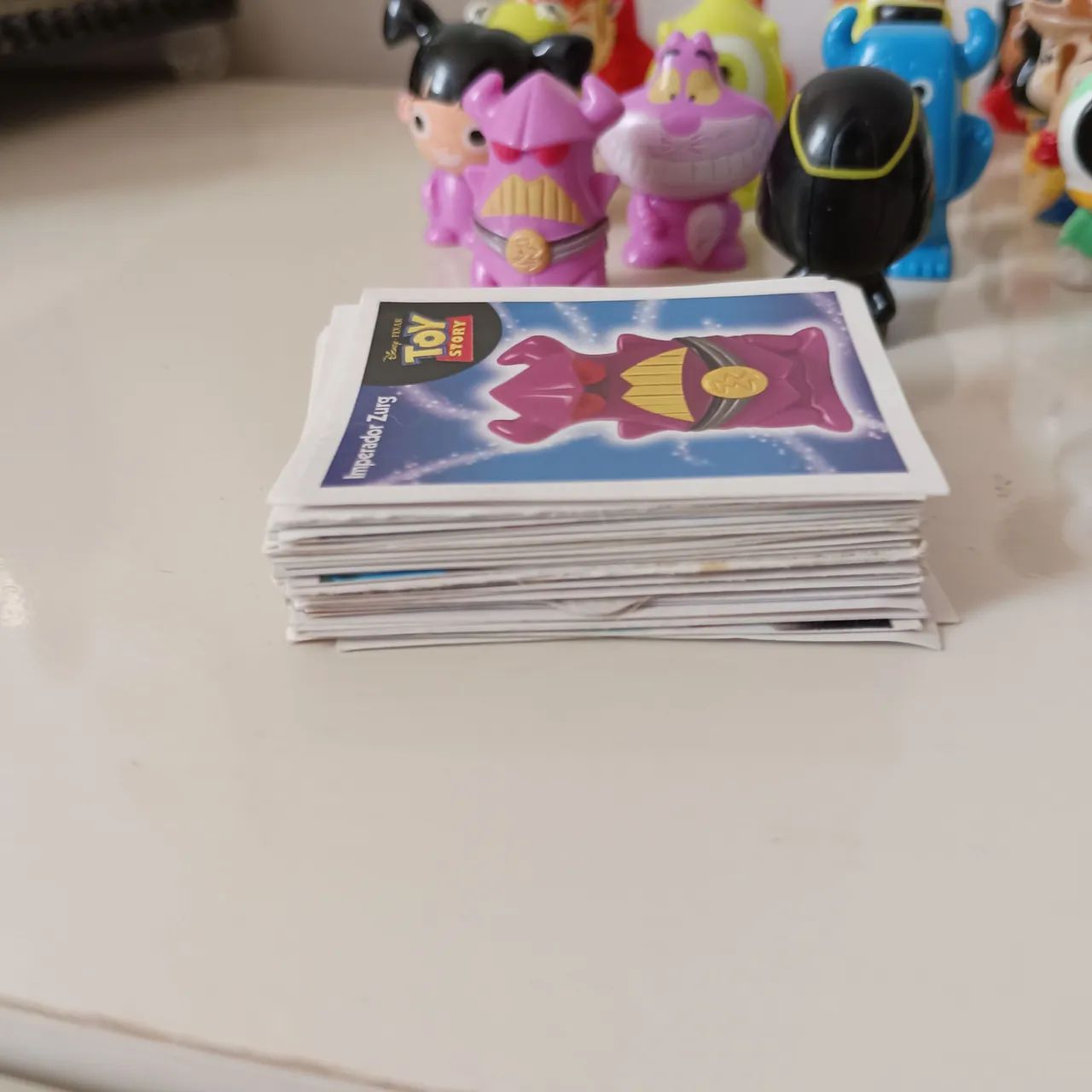 Coleção de gogos com figurinhas  - Foto 4