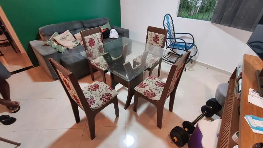 Mesa de jantar de vidro com 4 cadeiras - Foto 2