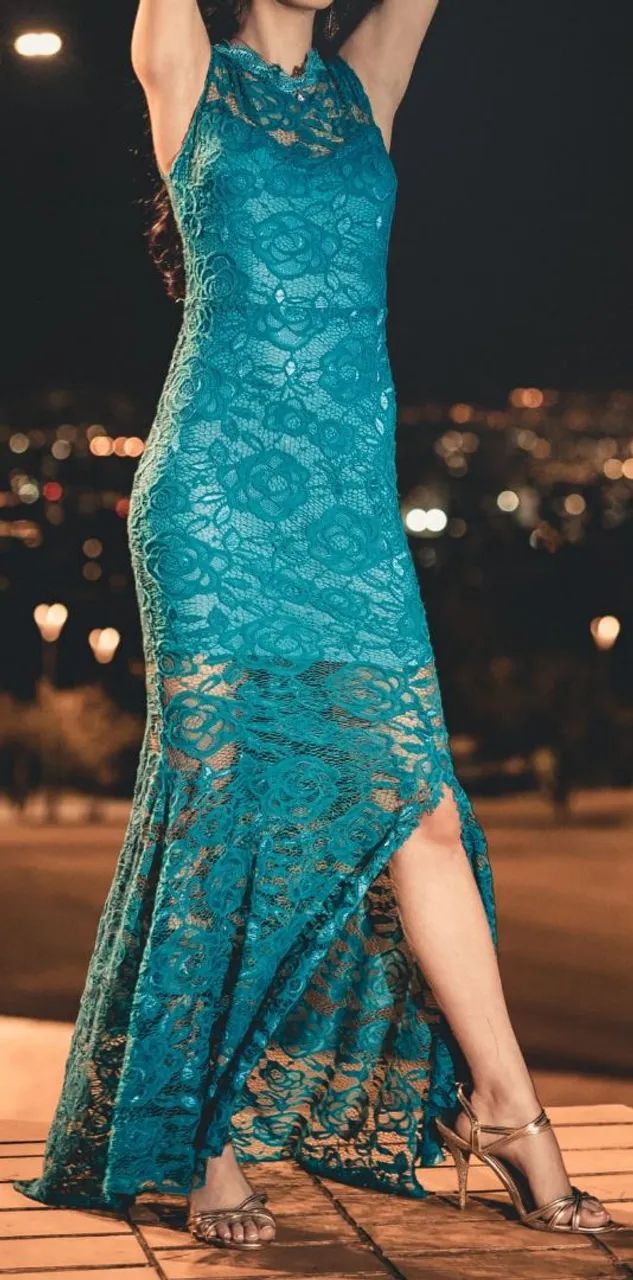 Vestido de Renda Azul Turquesa Elegante - Foto 2