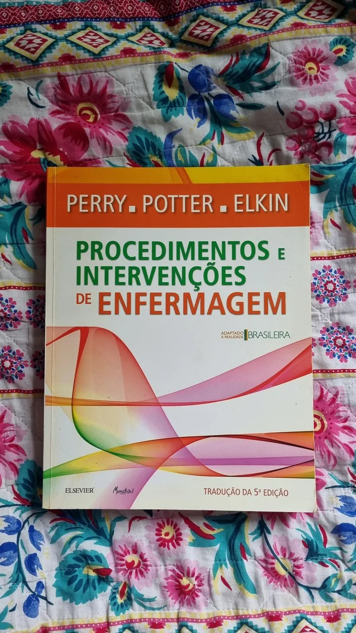 Procedimentos e interações de Enfermagem.