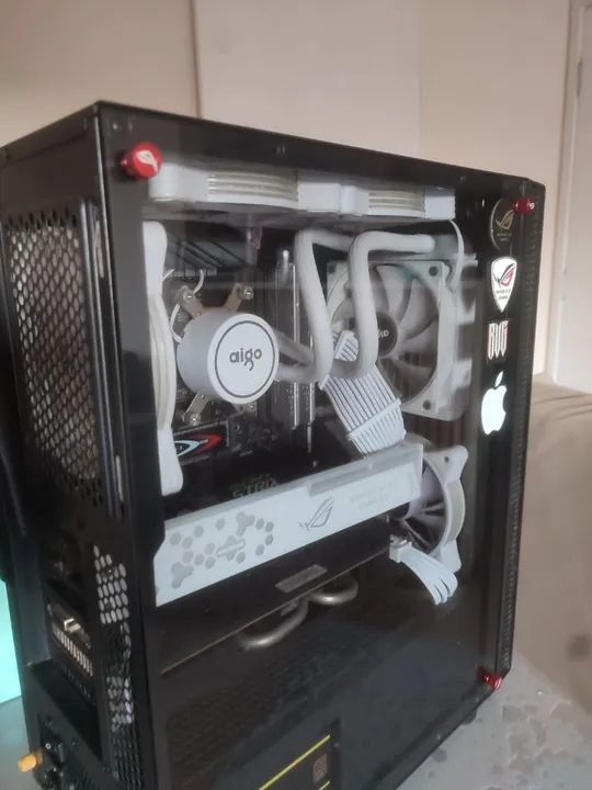 PC Gamer Asus ROG todo sincronizado com Aura Sync + controladora