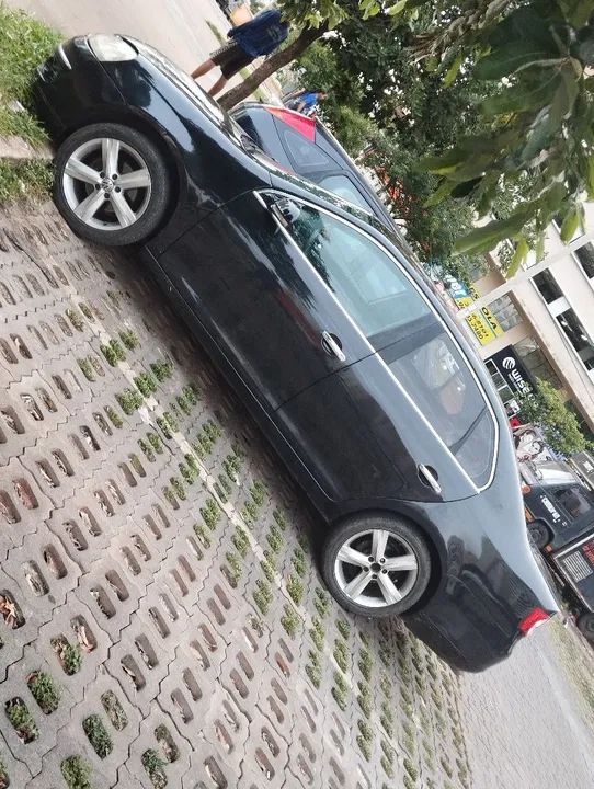 Volkswagen Jetta bem conservado 