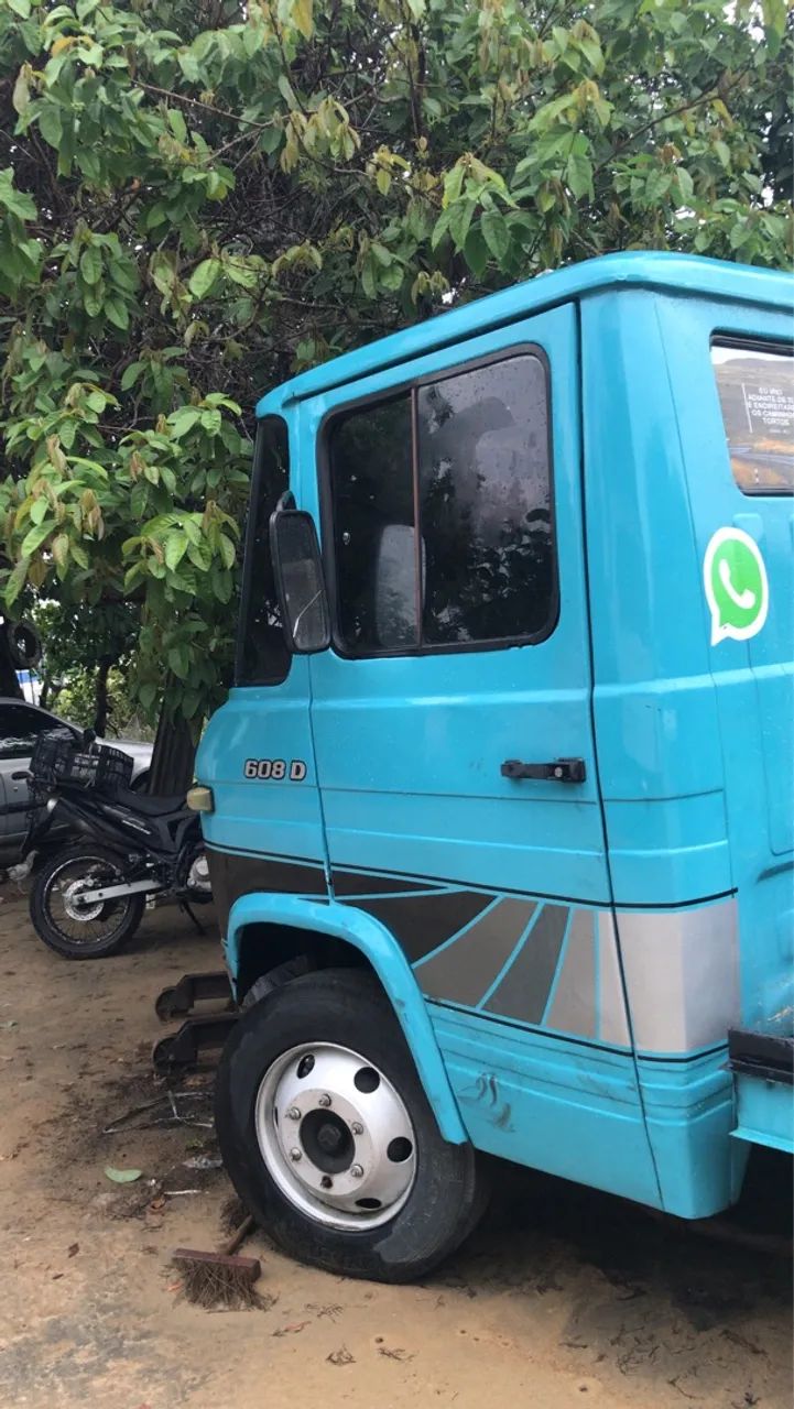 Caminhão 608 