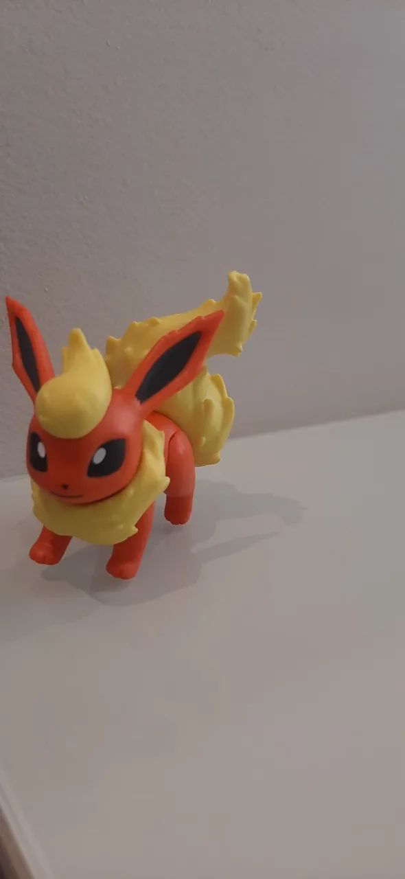Boneco Flareon Pokemon 
