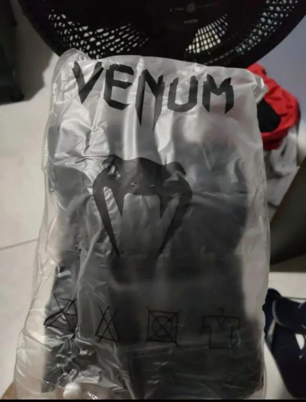 Luvas de Boxe Venum - Tamanho M - Novas - Foto 2