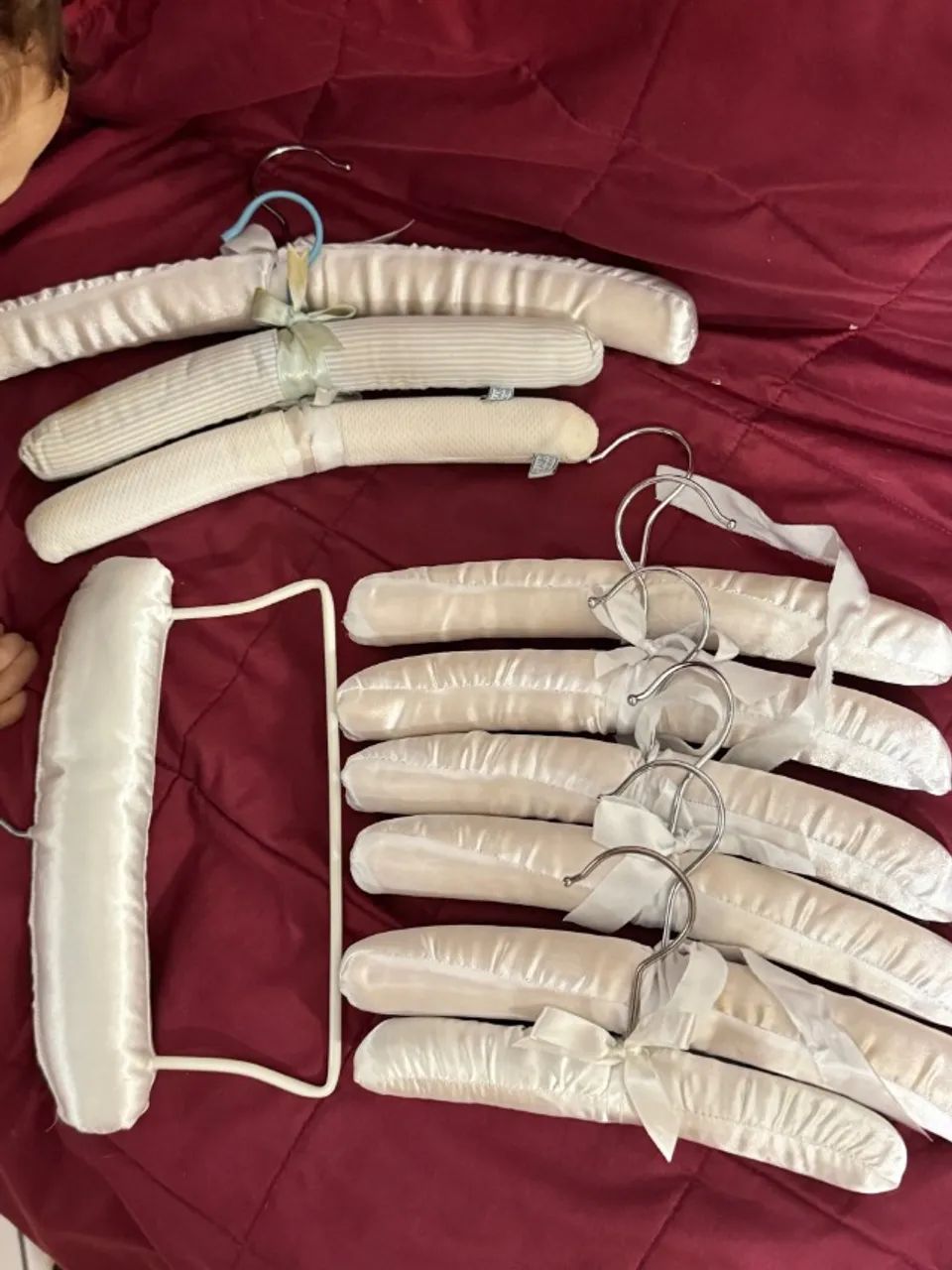 cabides para bebe cor branca 