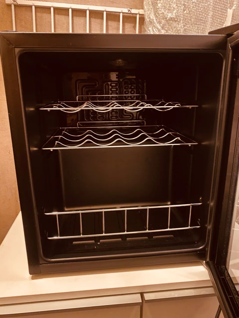 Adega Art Des Caves Petit 14  - Foto 3