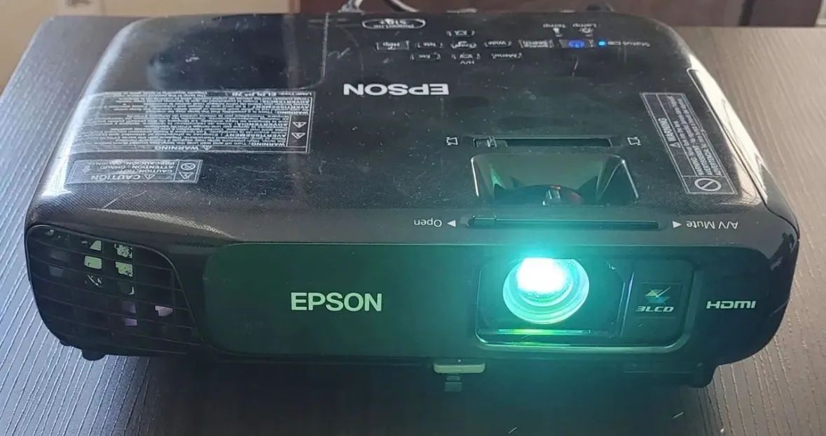Projetor Multimidia EPSON Powerlite S18+ 3000 Lumens SVGA. HDMI - Foto 3