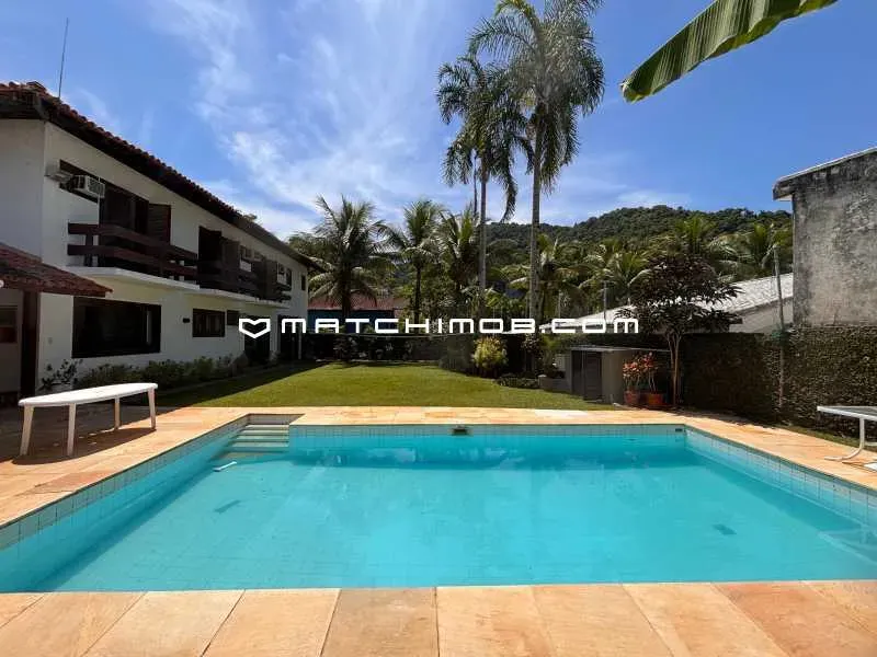 Casa em terreno linear no Condominio Portogalo em Angra dos Reis